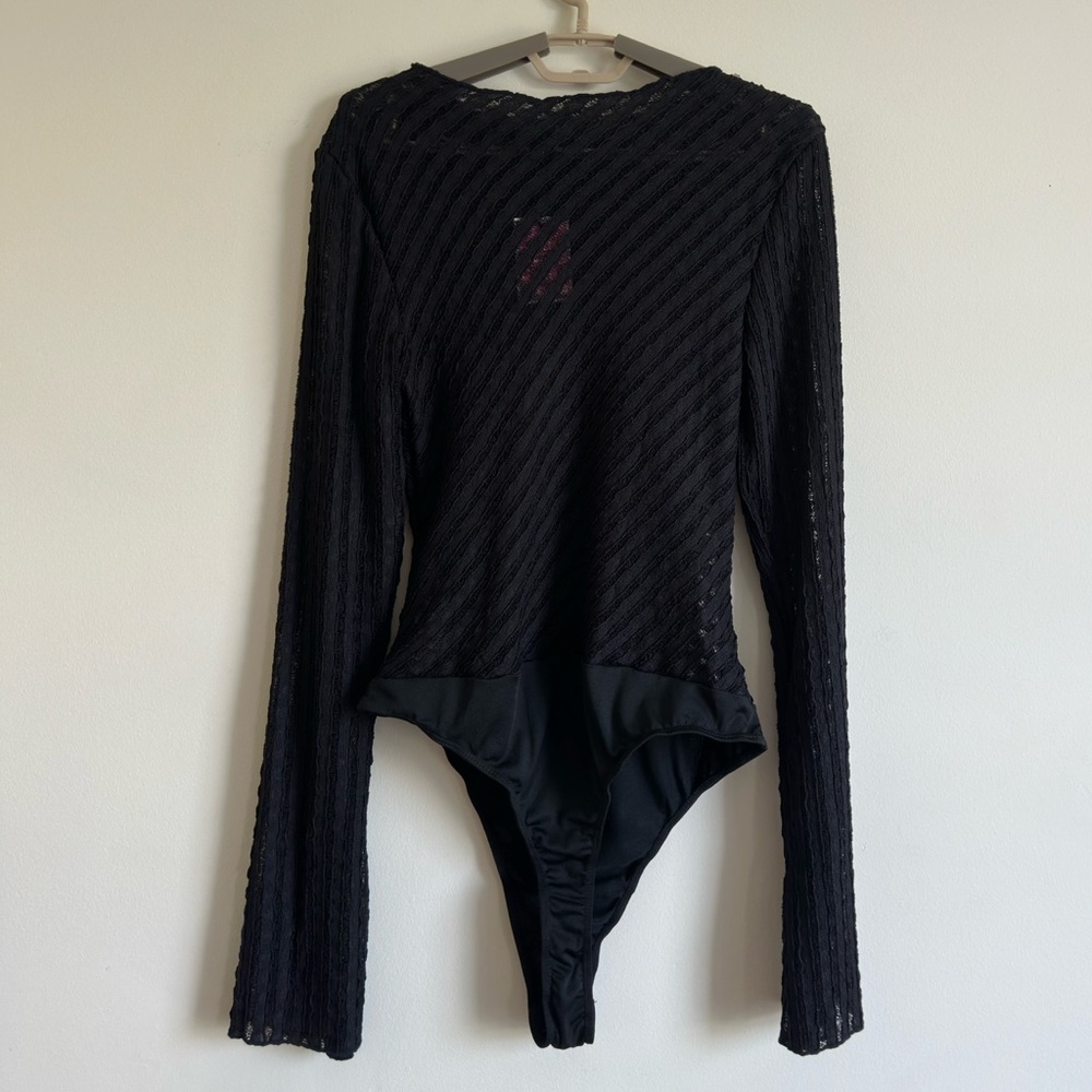 Pretty LITTLE THING BLACK TEXTURED MESH LONG SLEEVE BODYSUIT SZ 10 - Picture 3 of 10